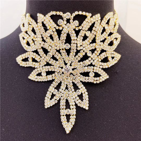 2024 New Luxury Jewelry Rhinestone Flower Choker Necklace Bling Crystal Bib Necklace Statement Jewelry Accessories