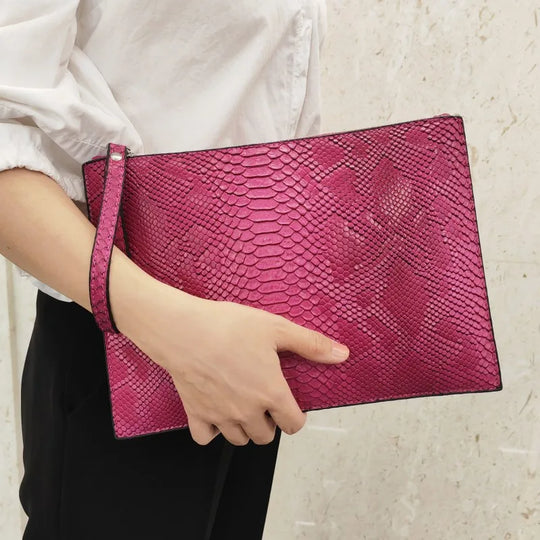 "Designer 3D Serpentine Luxury Clutch Bags for Women: Fashion PU Leather iPad Envelope Handbags with Wrist Wallet