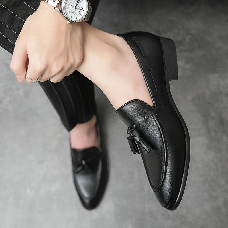 Leisure Leather Loafers Men Business Shoes Fashion Tassel Shoes Wedding Shoes Driving Black Summer Slip-on Shoes Light Pea Shoes