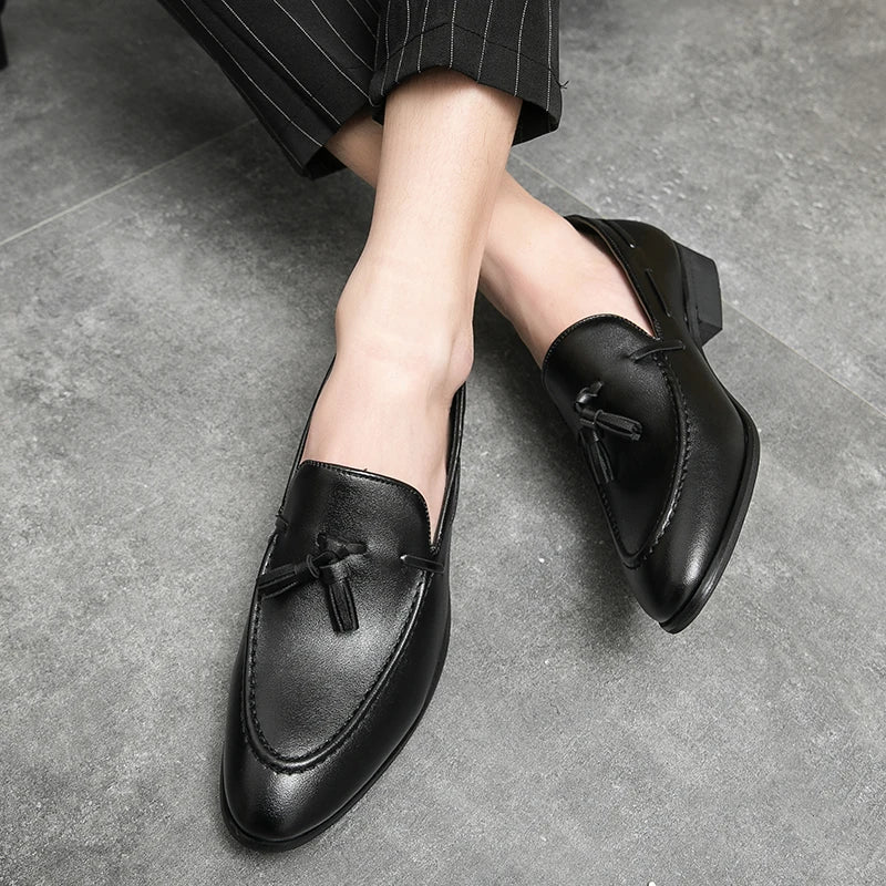 Leisure Leather Loafers Men Business Shoes Fashion Tassel Shoes Wedding Shoes Driving Black Summer Slip-on Shoes Light Pea Shoes