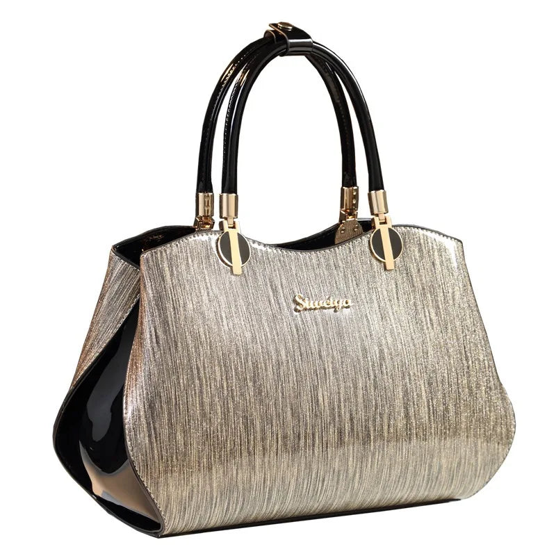 "Chic Minimalist Leather Handbag for Modern Women: Spacious Single Shoulder Crossbody Bag"