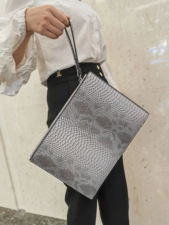 "Designer 3D Serpentine Luxury Clutch Bags for Women: Fashion PU Leather iPad Envelope Handbags with Wrist Wallet