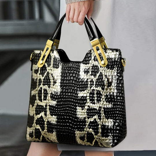 Luxury Fashion Snake Pattern Women Handbags New Genuine Leather Large Capacity  Shoulder  Bag.