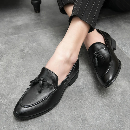 Leisure Leather Loafers Men Business Shoes Fashion Tassel Shoes Wedding Shoes Driving Black Summer Slip-on Shoes Light Pea Shoes