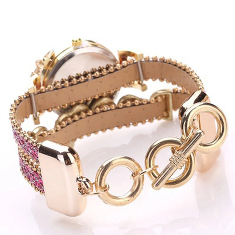 "Women's Pendant Casual Watch - Fashion Diamond Design, Love Print Bracelet Style"