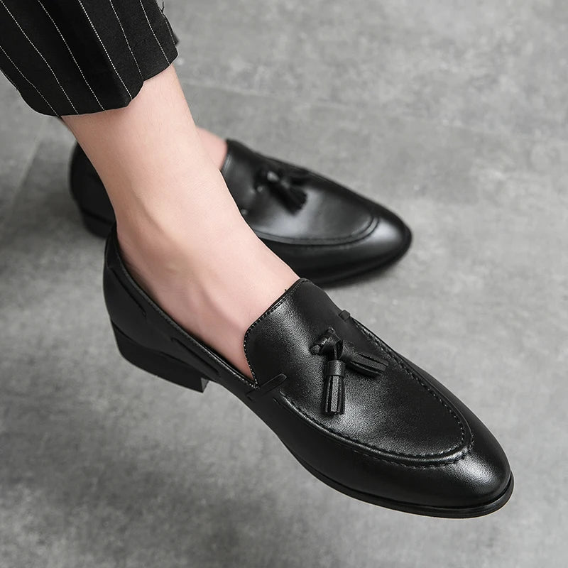 Leisure Leather Loafers Men Business Shoes Fashion Tassel Shoes Wedding Shoes Driving Black Summer Slip-on Shoes Light Pea Shoes