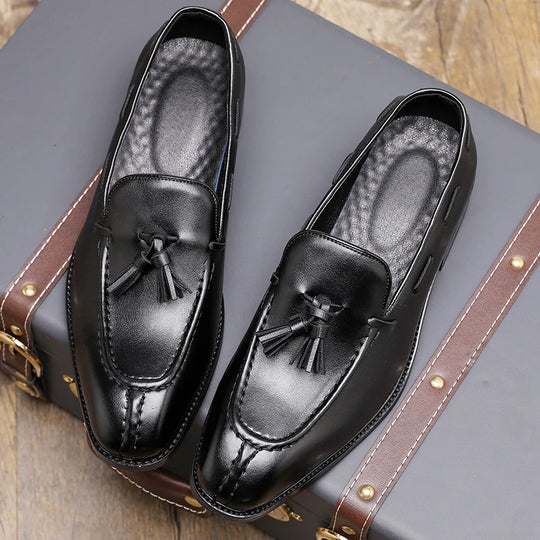 Fashion Large Size Mens Casual Shoes Light Slip on Man Tassels Loafers Designer Leather Moccasins Wedding Party Leather Shoes